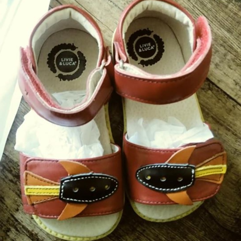 New size 9 Livie & luca sandals